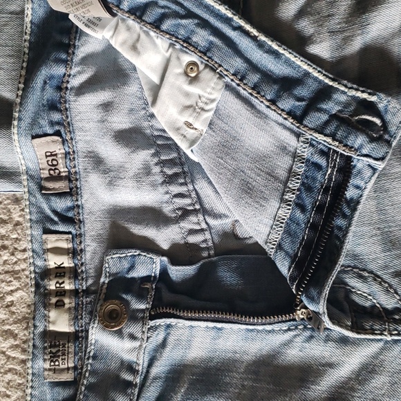 BKE Derek Stretch Relaxed Boot Cut Light Wash Denim Jeans - Picture 3 of 12